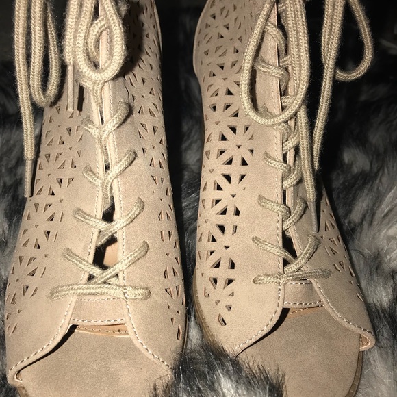 Nude block lace up heels BRAND NEW! - Picture 2 of 3